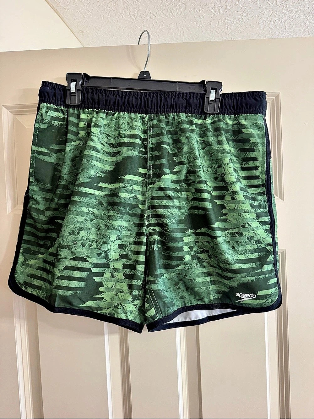 Speedo Men's Green & Black Swim Trunks Like New